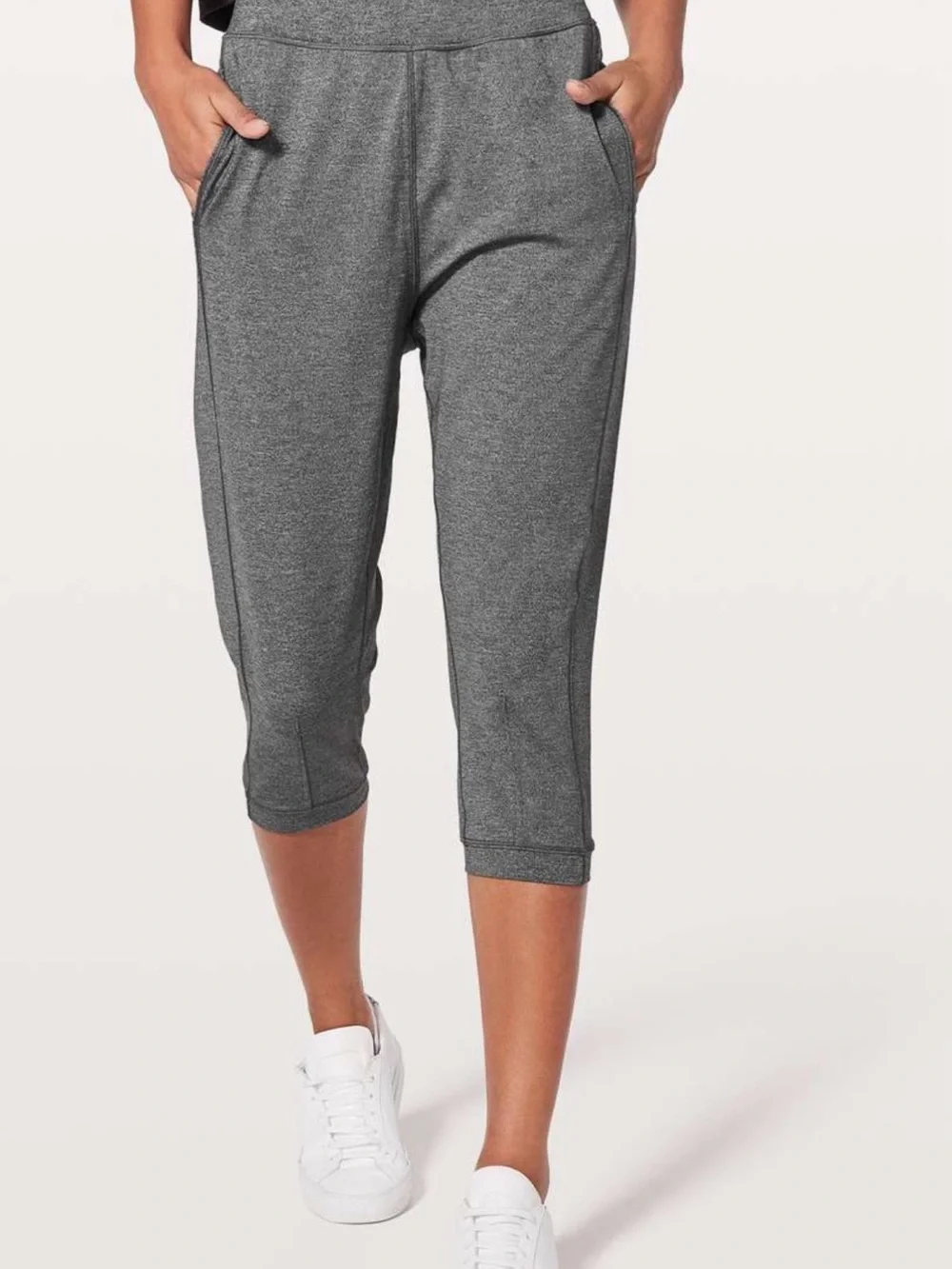 lululemon Rejuvenate Crop 18” Heathered Black Gray Size 2